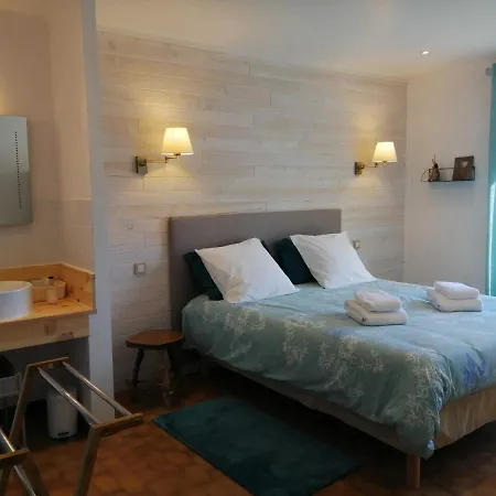 Alabrena 3* Feneyrols